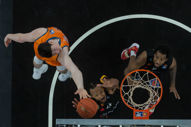 后防线和强 后防线和强